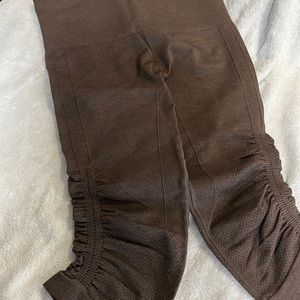 LuluLemon cropped leggings